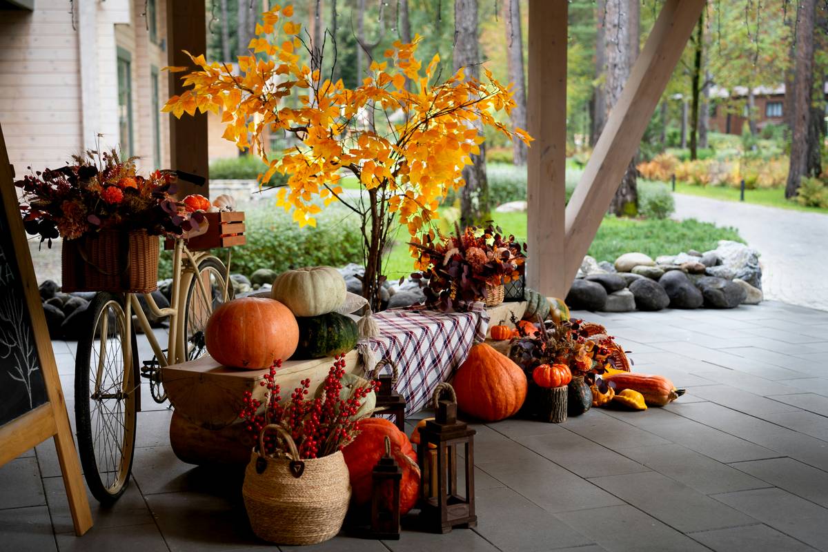 creative thanksgiving home decor using repurposed household items