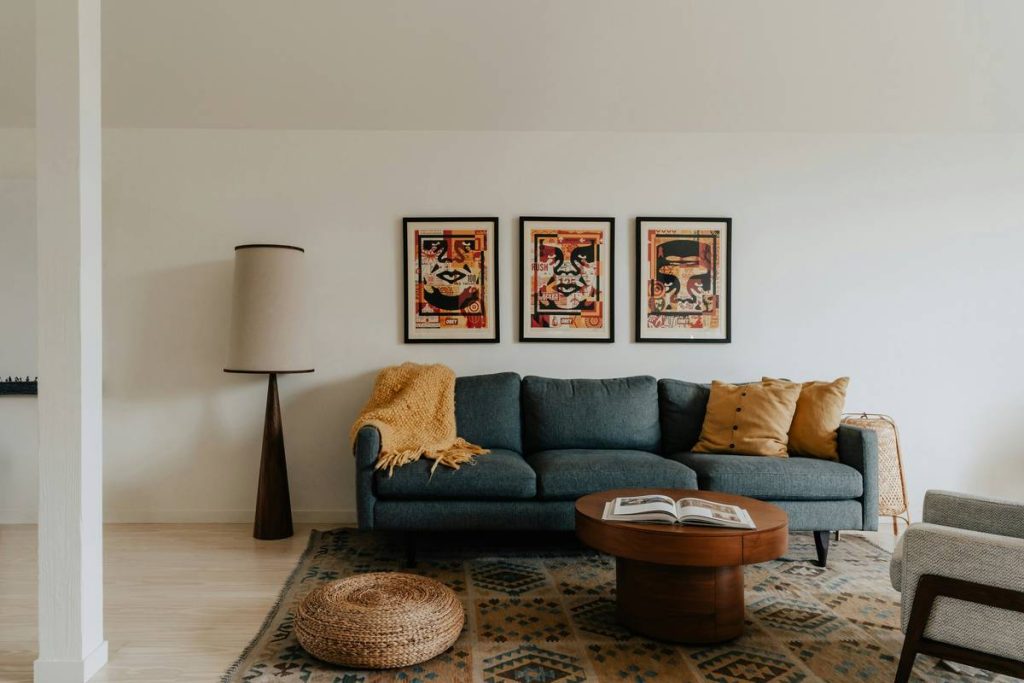 Modern Living Room (IG: @clay.banks)